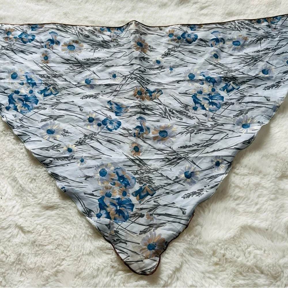 Vintage Triangle Blue Flower Head Scarf Scalloped Edge Country Boho Style